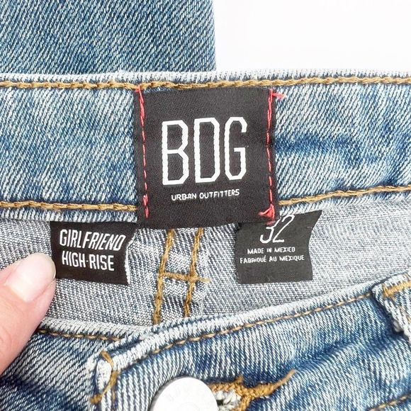BDG Urban Outfitters Women's Light Wash Girlfriend High Rise Jeans Size 32 - Picture 5 of 6